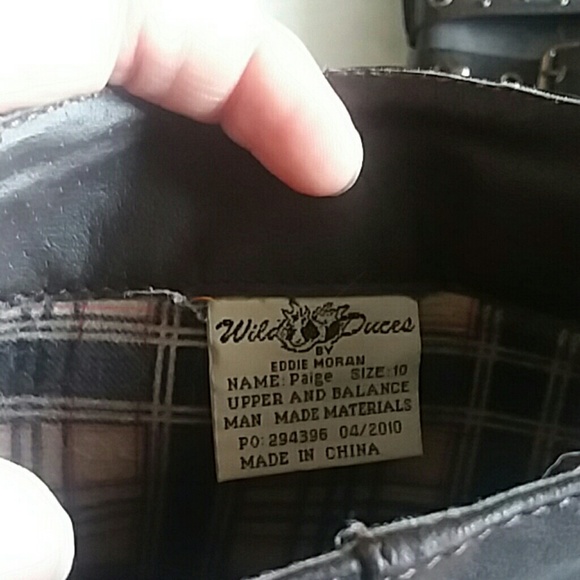 Boots - Picture 4 of 8